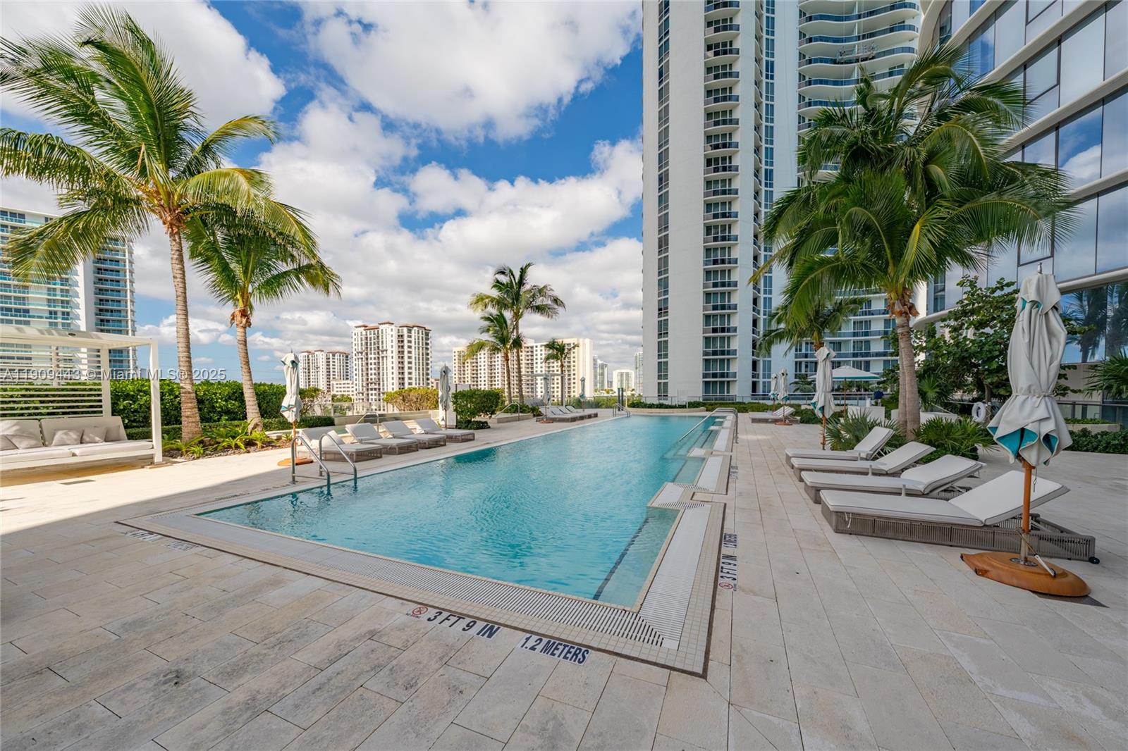 15701 Collins Ave #4303 Sunny Isles Beach, FL 33160