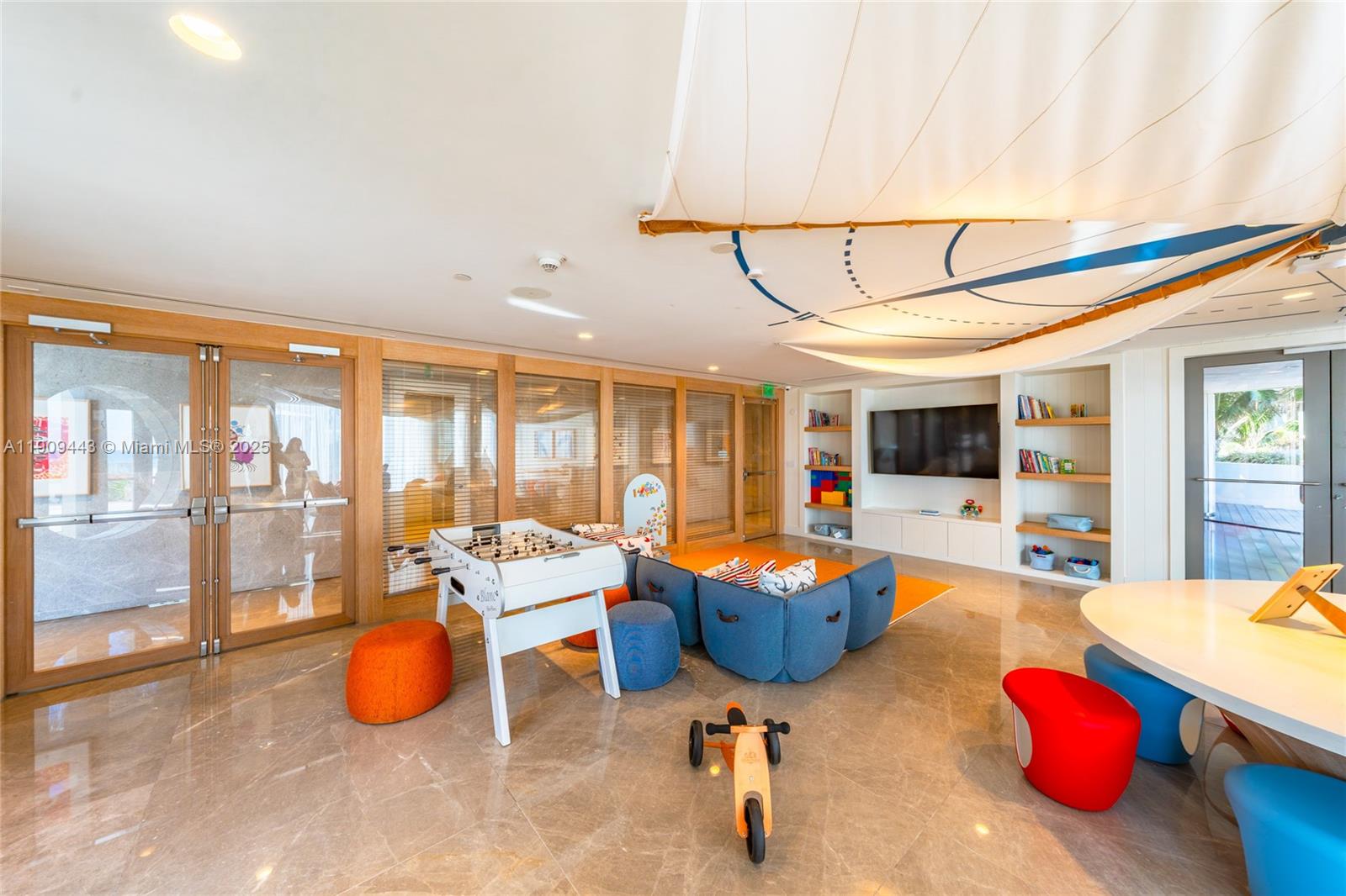 15701 Collins Ave #4303 Sunny Isles Beach, FL 33160