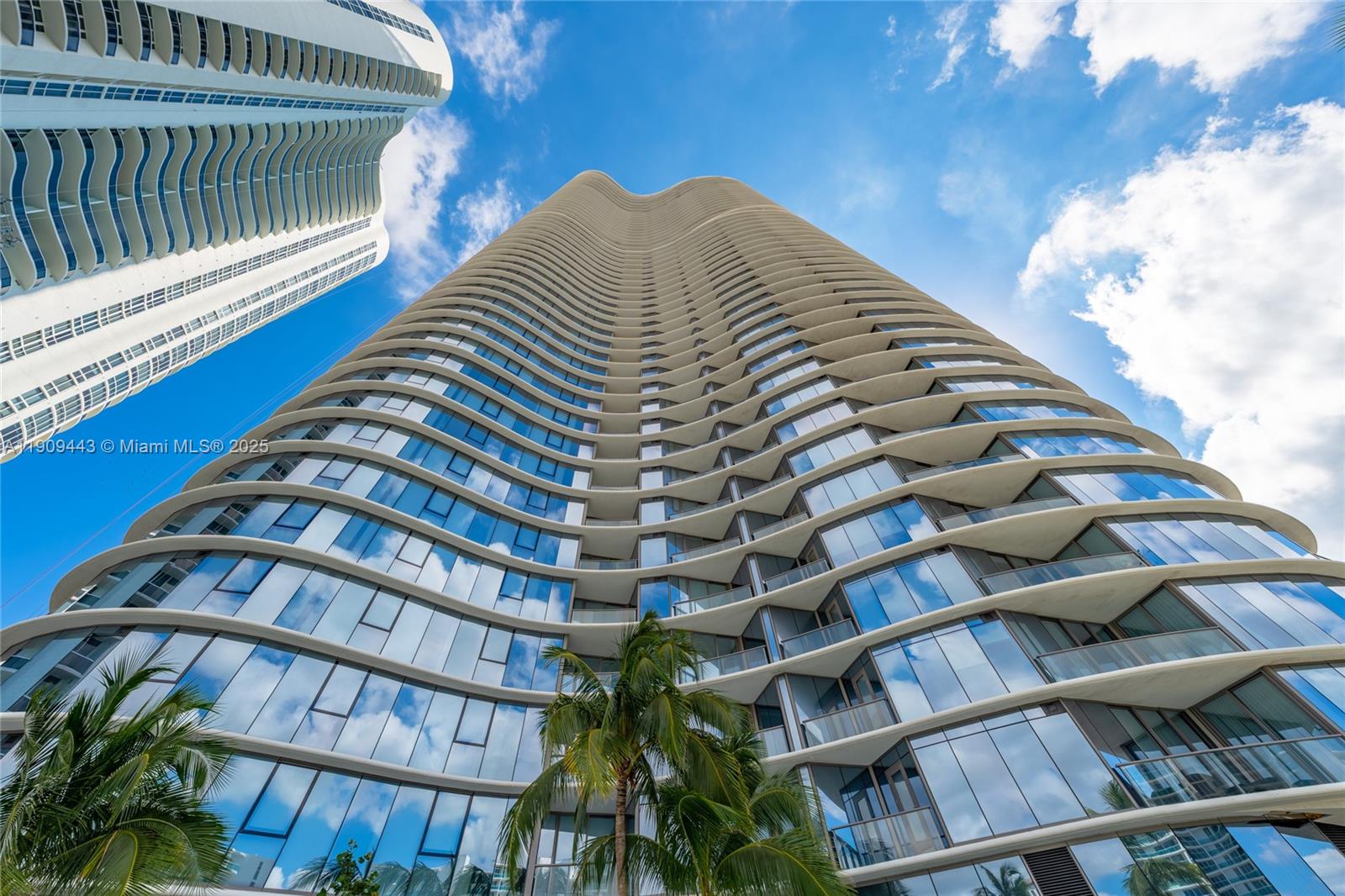 15701 Collins Ave #4303 Sunny Isles Beach, FL 33160