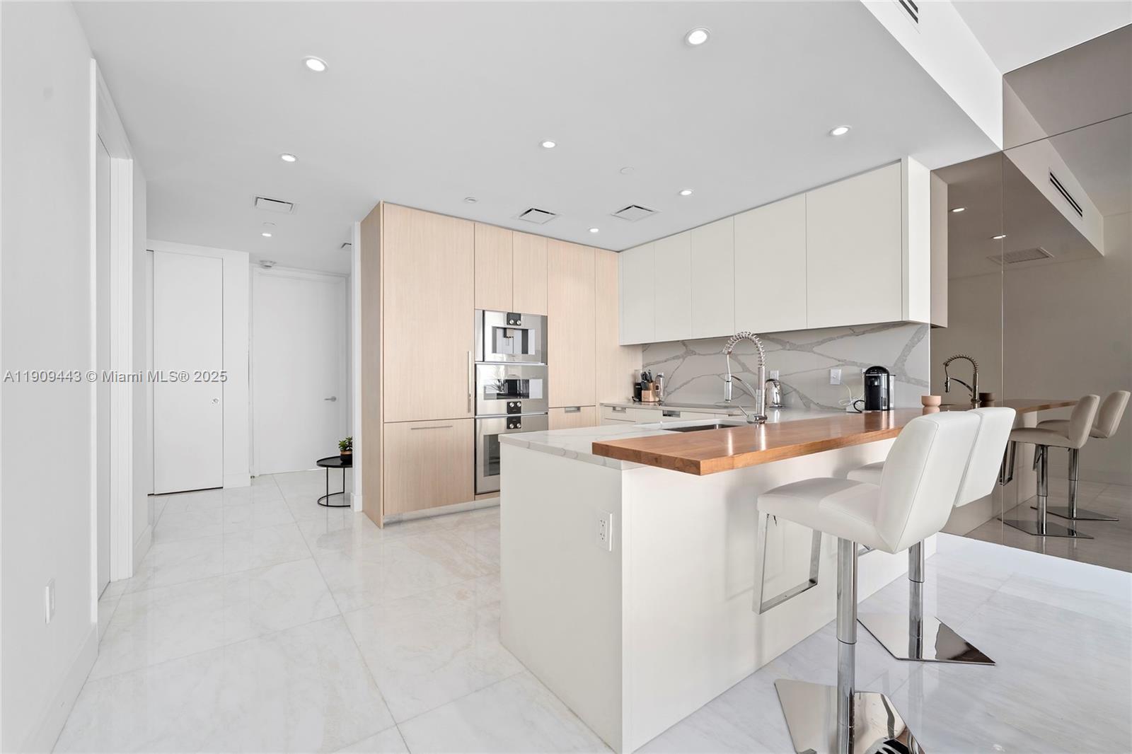 15701 Collins Ave #4303 Sunny Isles Beach, FL 33160