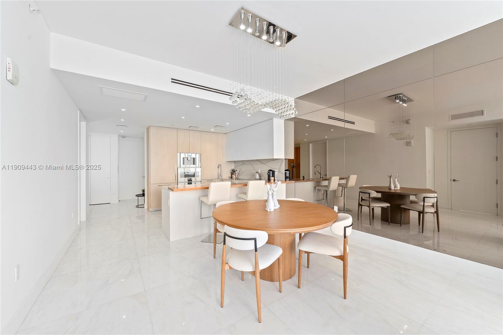 15701 Collins Ave #4303 Sunny Isles Beach, FL 33160