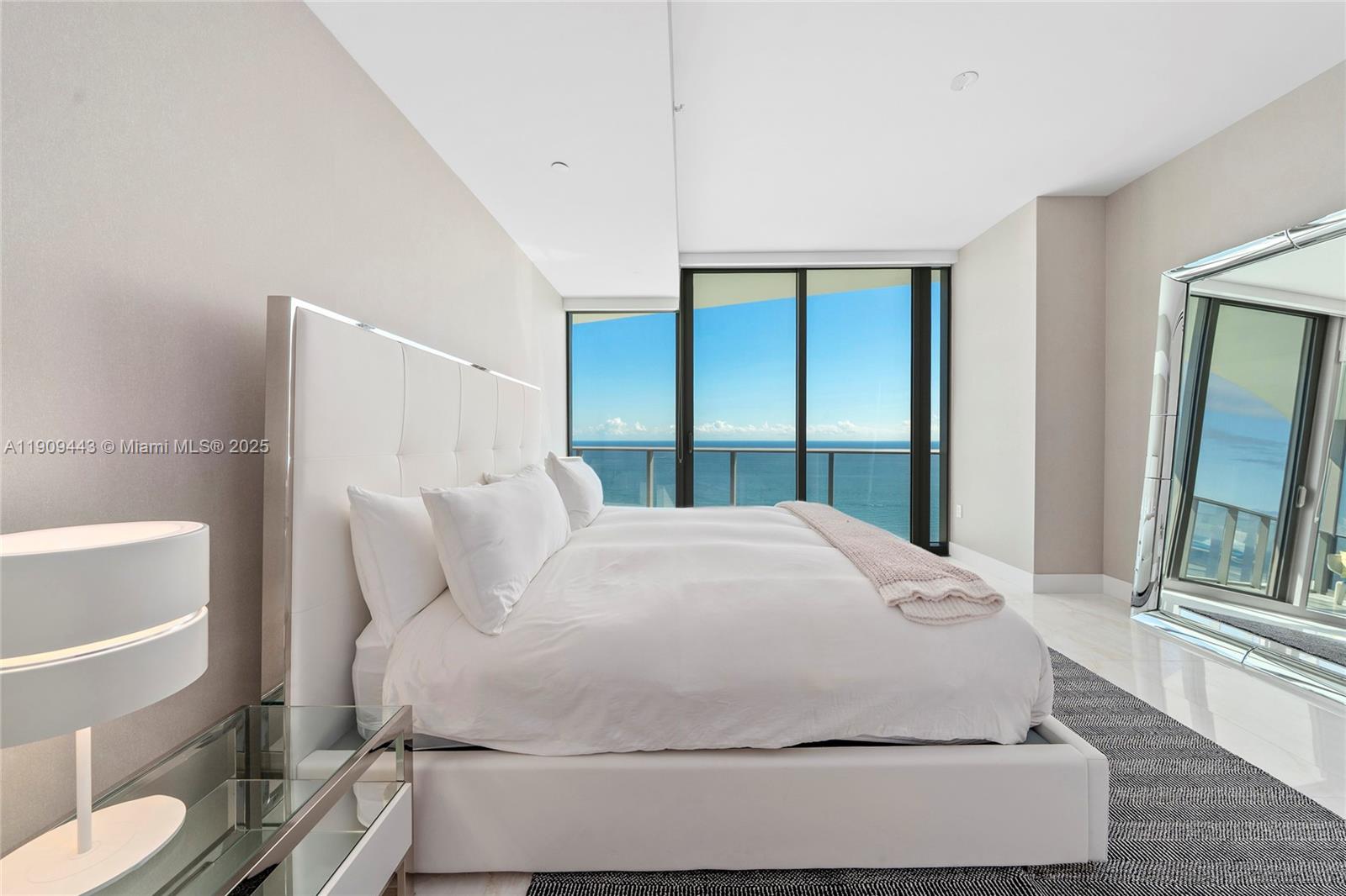 15701 Collins Ave #4303 Sunny Isles Beach, FL 33160