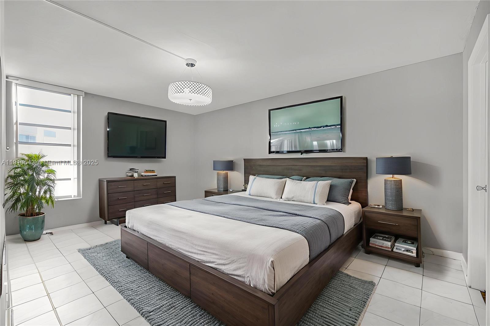 9686 Fontainebleau Blvd #507 Miami, FL 33172