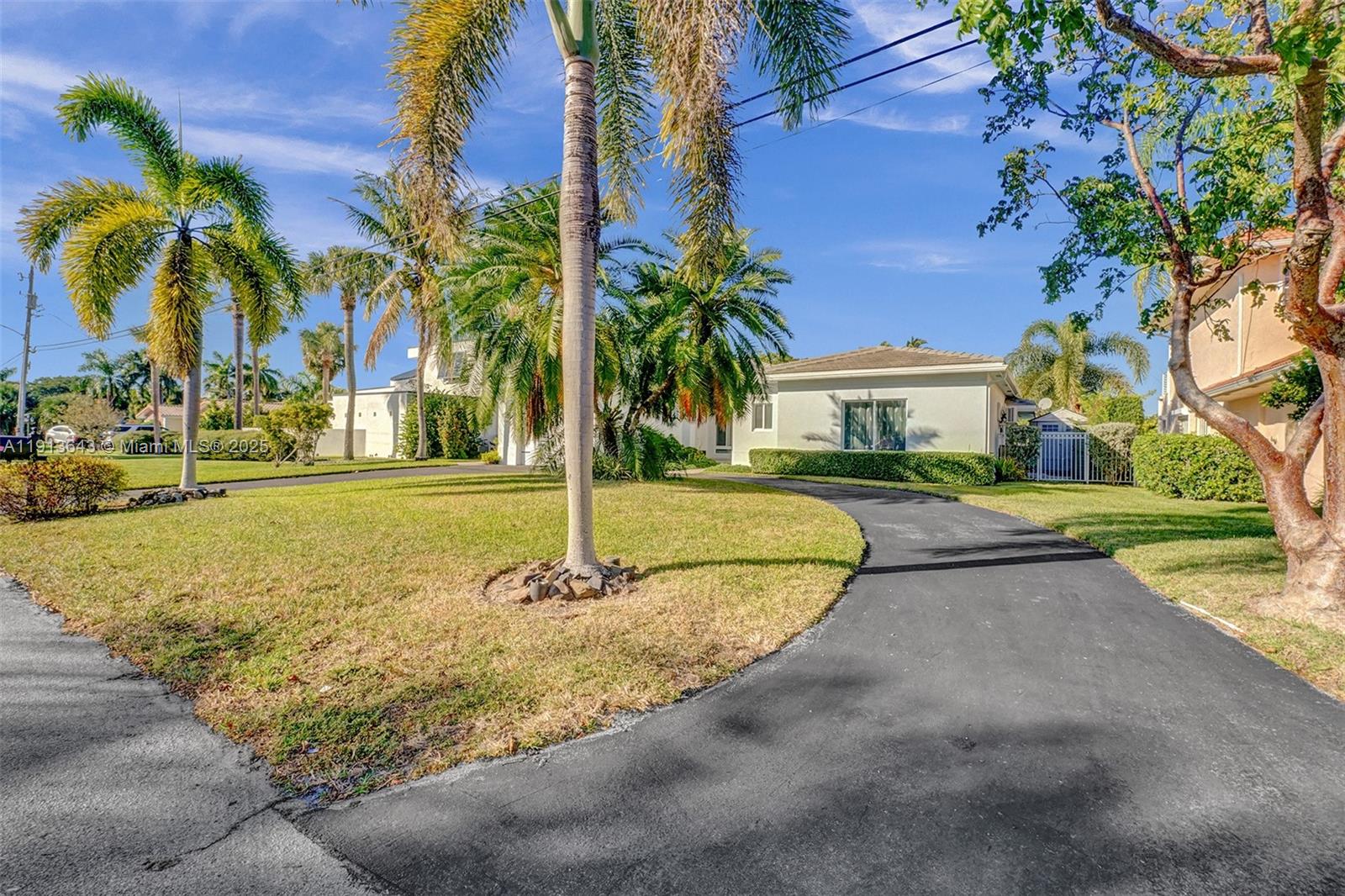 2661 NE 22nd Ct Pompano Beach, FL 33062