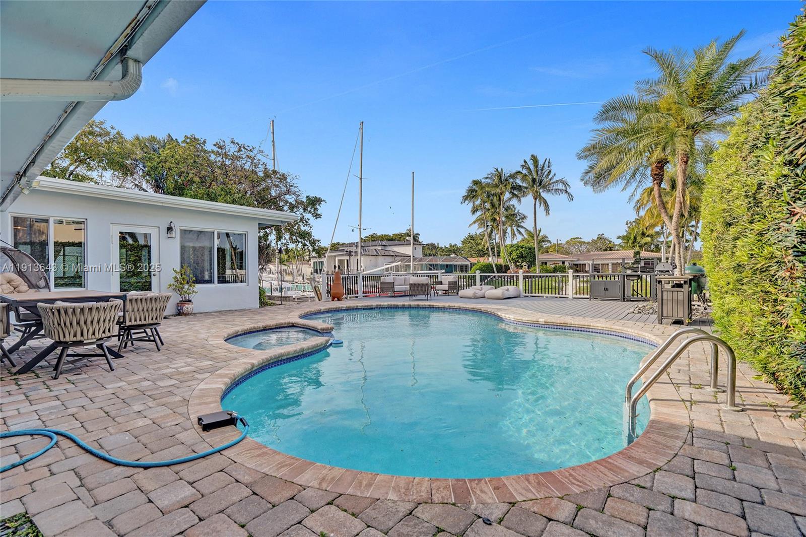 2661 NE 22nd Ct Pompano Beach, FL 33062