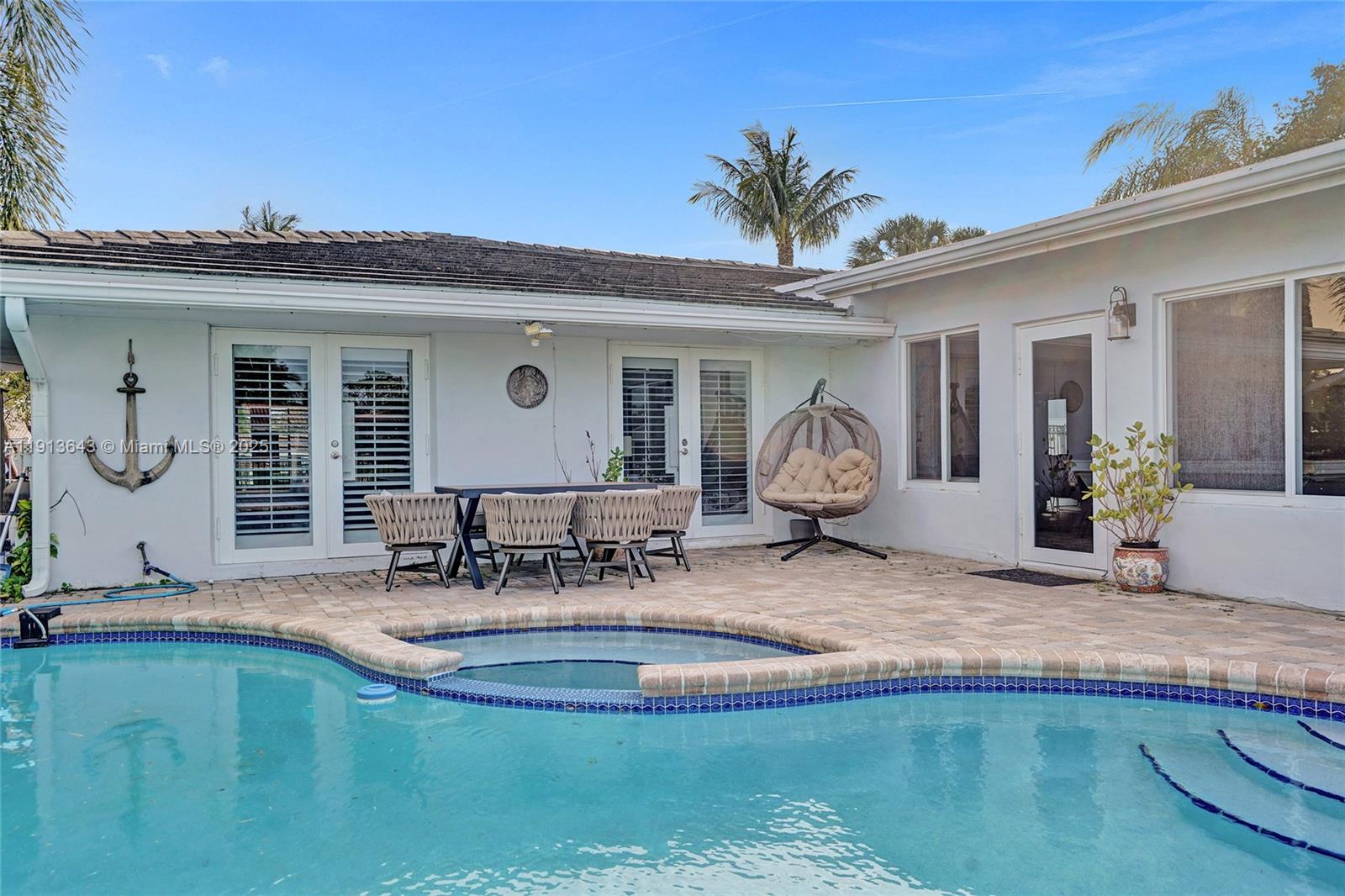 2661 NE 22nd Ct Pompano Beach, FL 33062