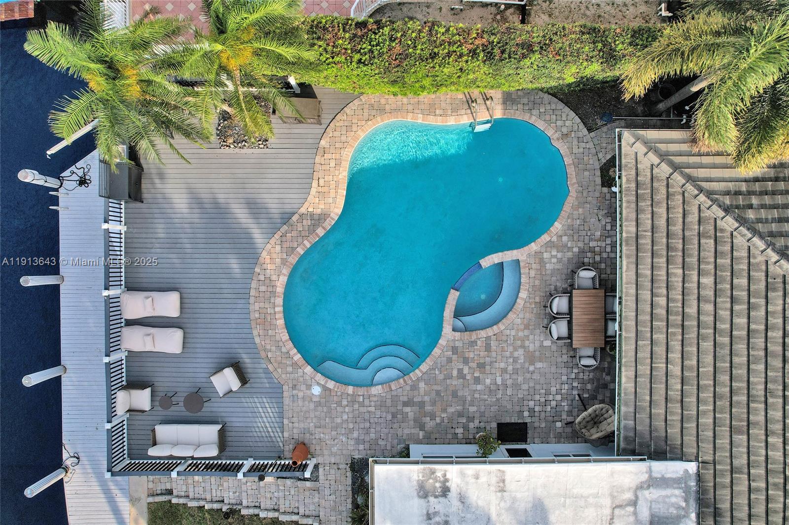 2661 NE 22nd Ct Pompano Beach, FL 33062