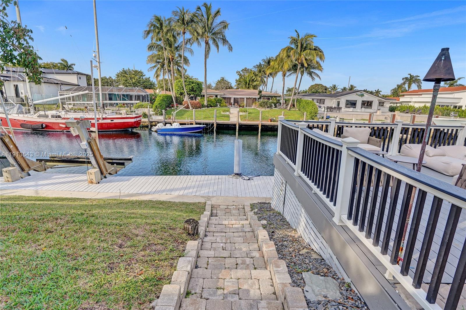 2661 NE 22nd Ct Pompano Beach, FL 33062