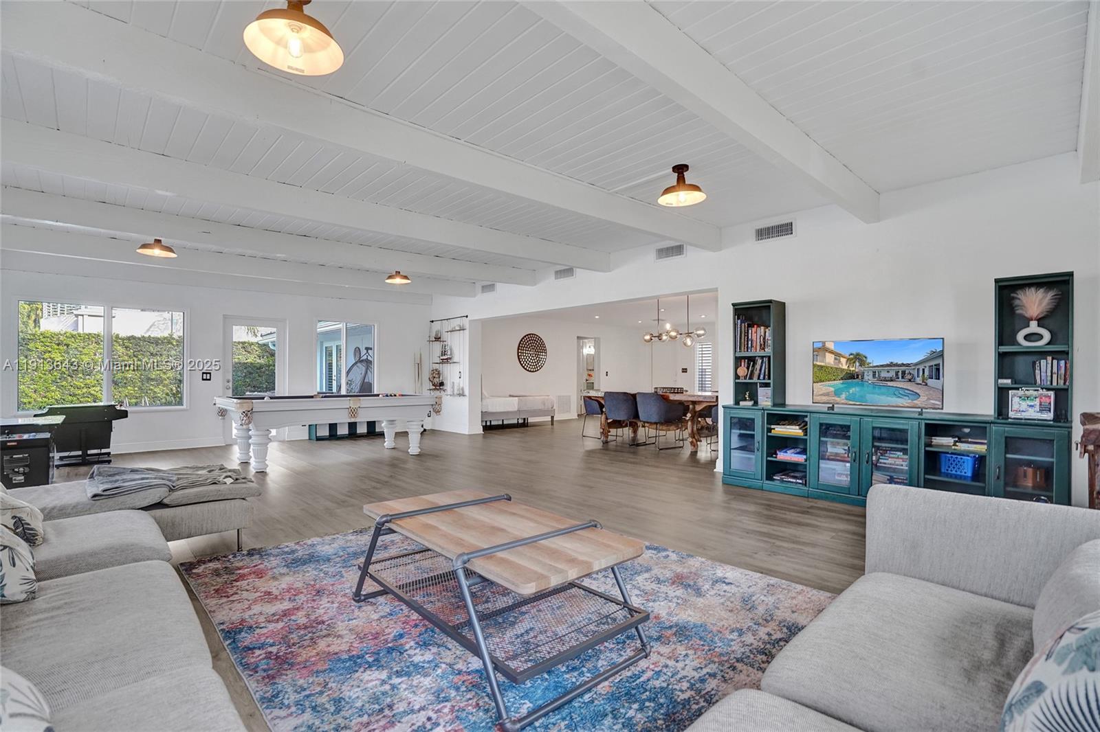 2661 NE 22nd Ct Pompano Beach, FL 33062