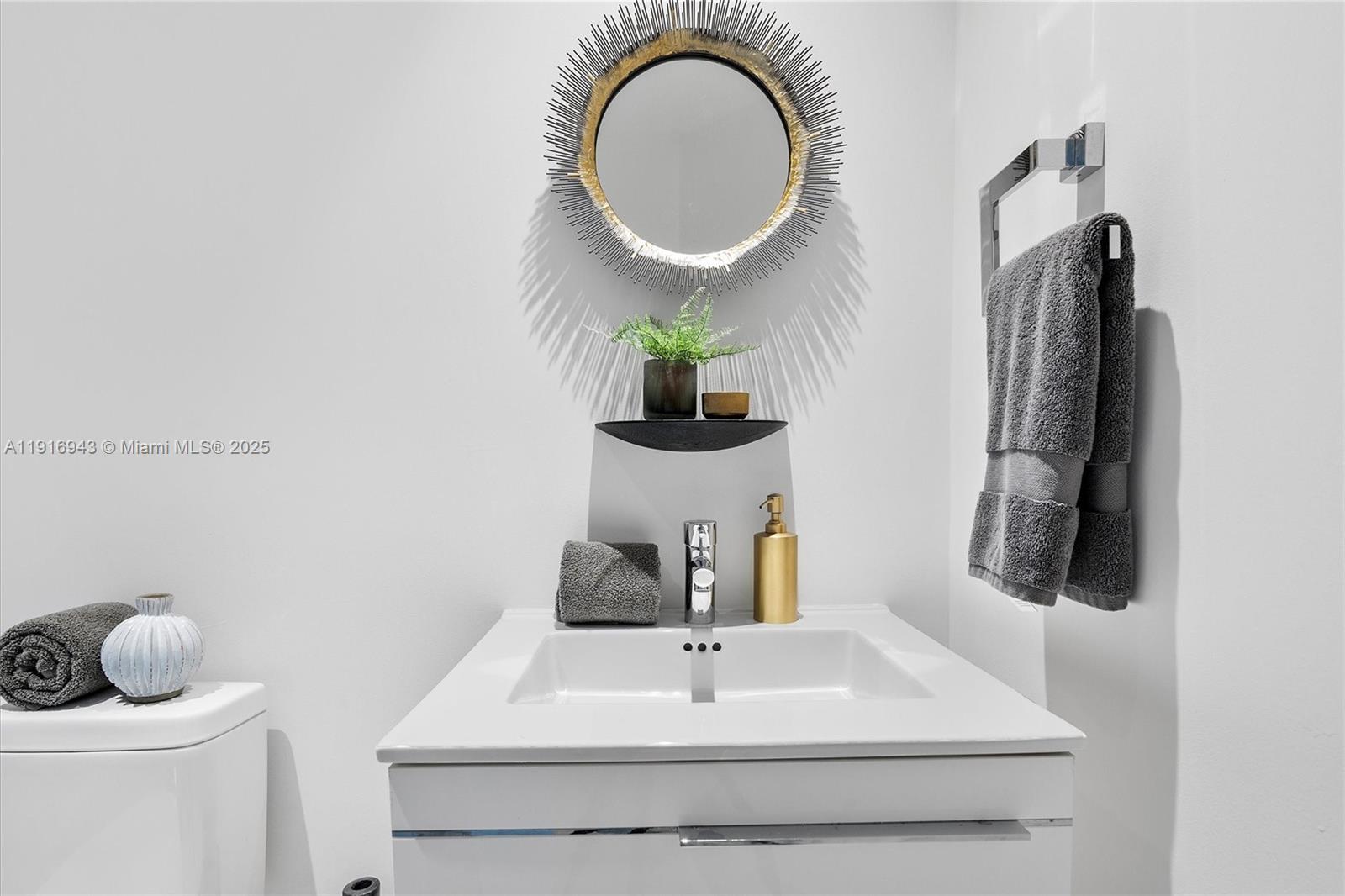 17301 Biscayne Blvd #2202 North Miami Beach, FL 33160