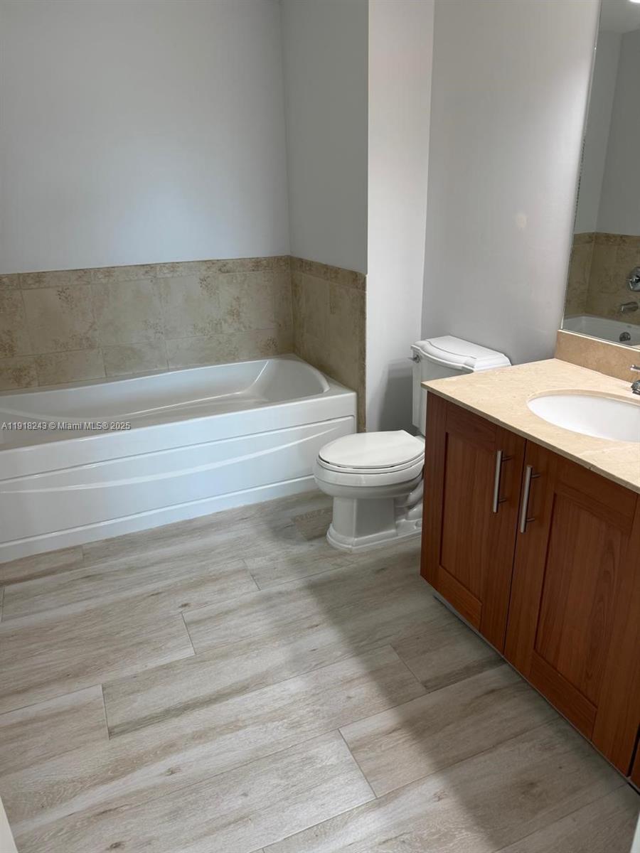 image 1300 Ponce Condos16