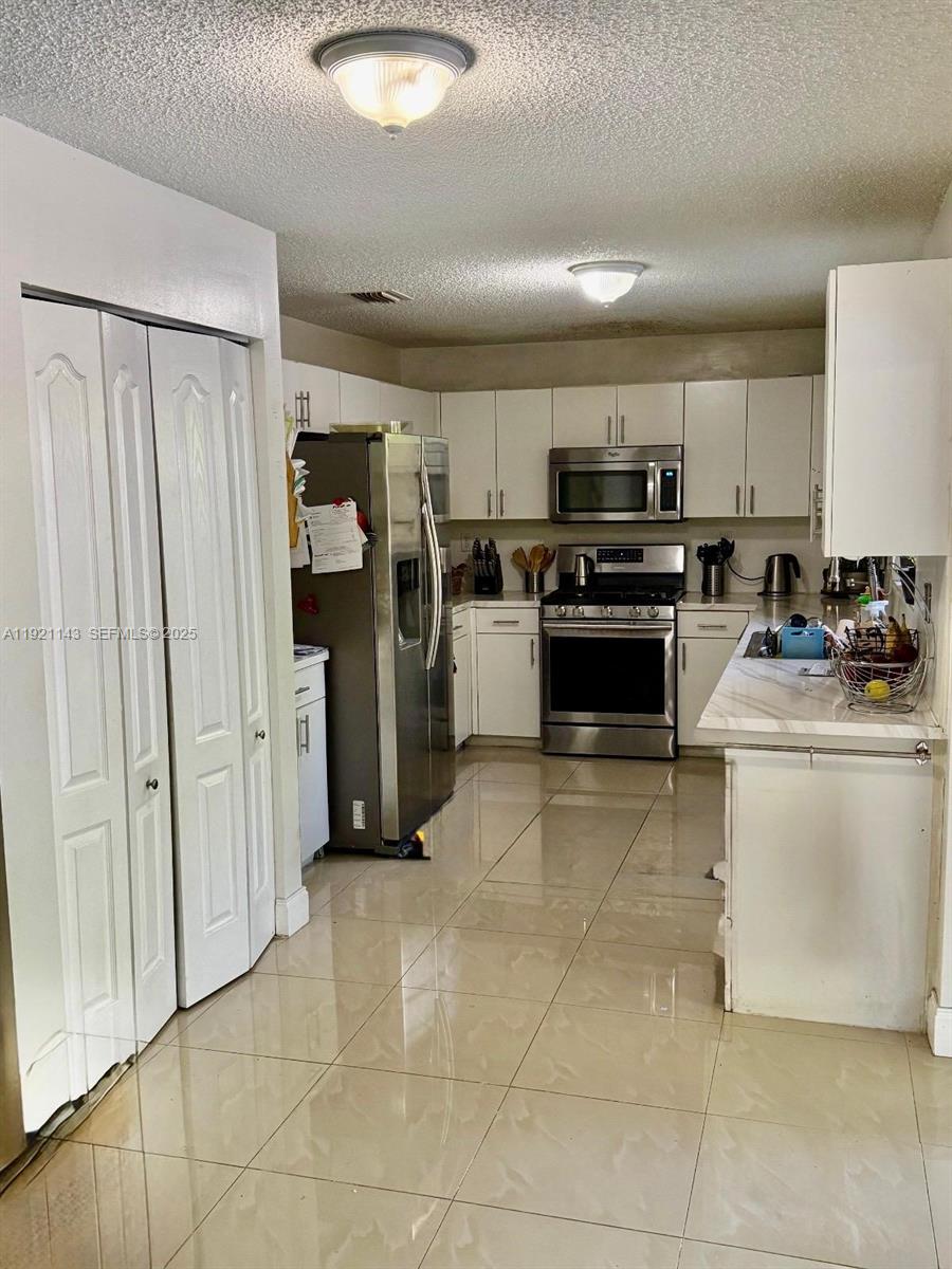 11150 SW 161st Pl Miami, FL 33196