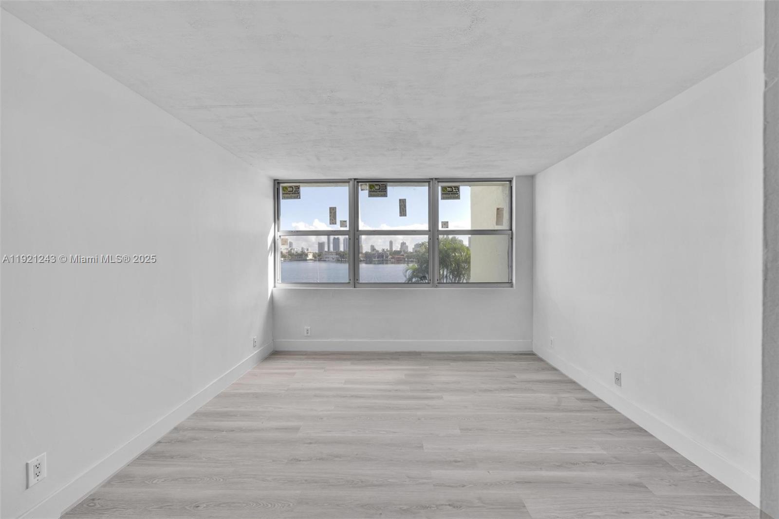 16570 NE 26th Ave #2A North Miami Beach, FL 33160