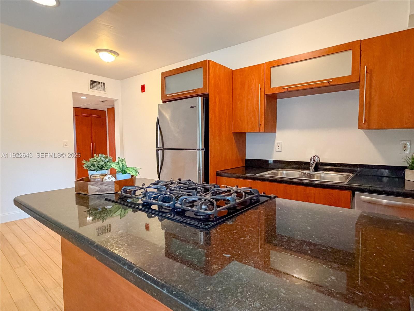 10101 W Bay Hbr Dr #5 Bay Harbor Islands, FL 33154