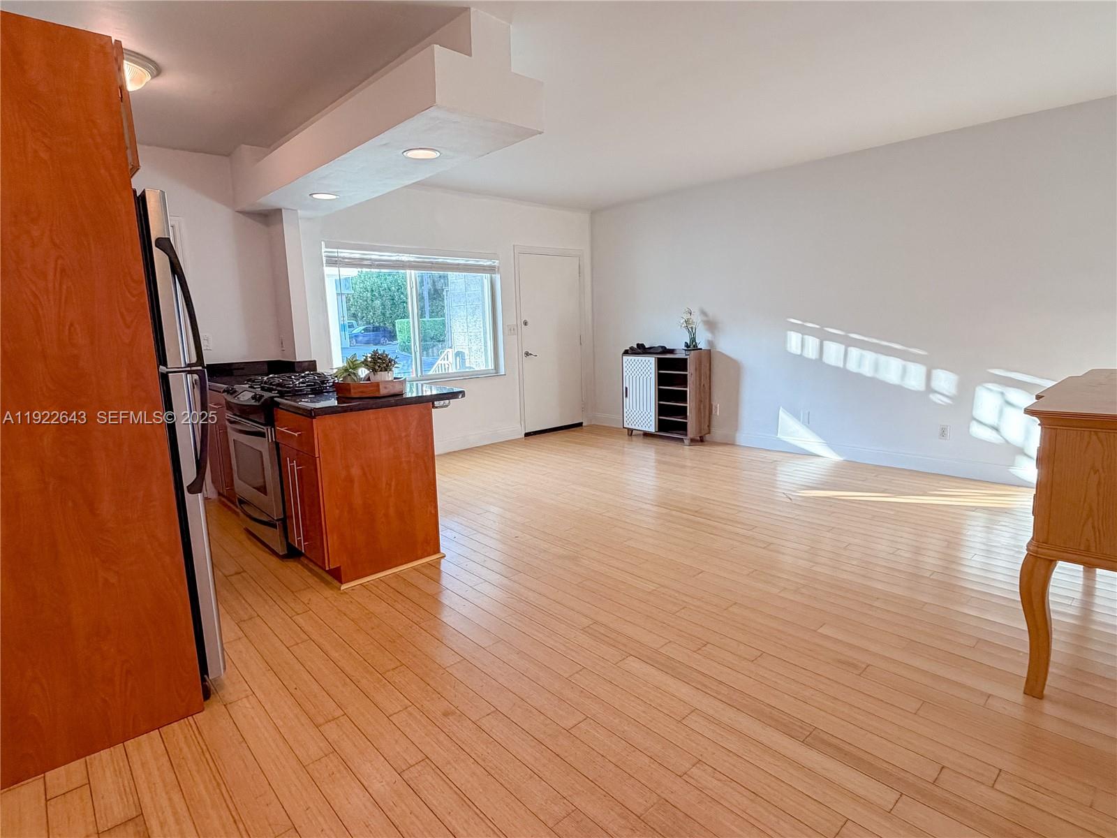 10101 W Bay Hbr Dr #5 Bay Harbor Islands, FL 33154