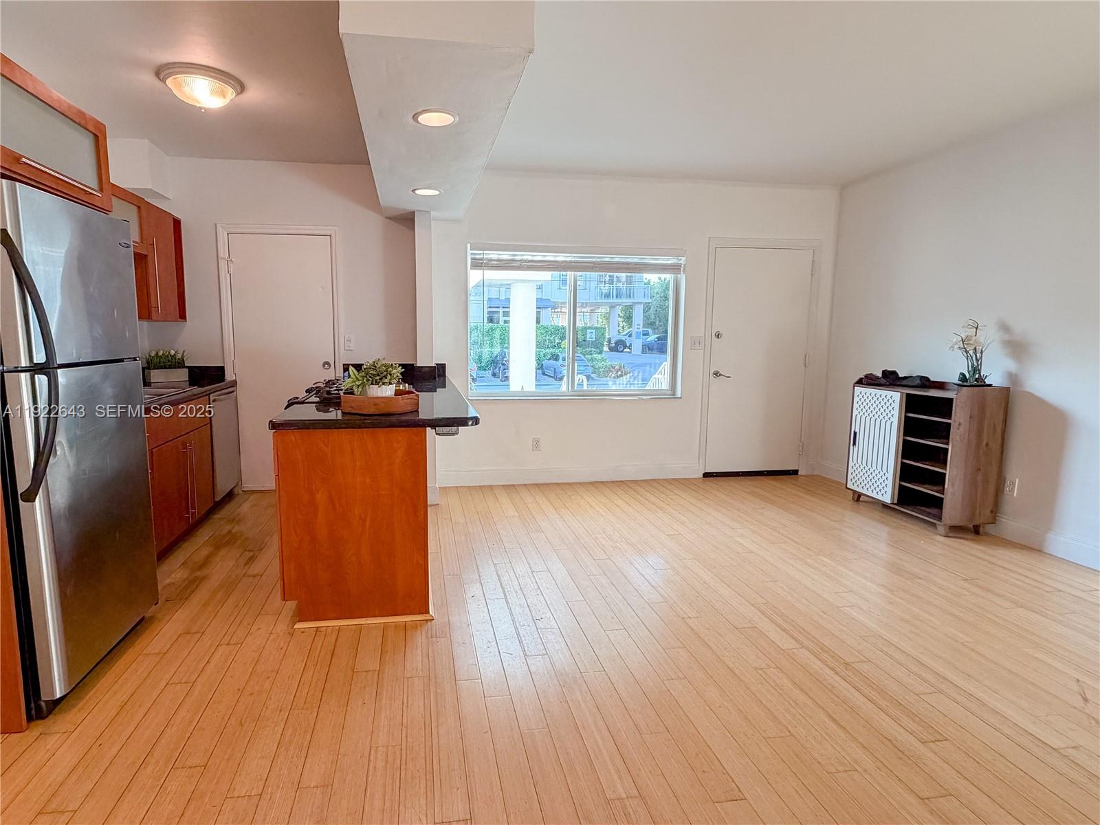 10101 W Bay Hbr Dr #5 Bay Harbor Islands, FL 33154