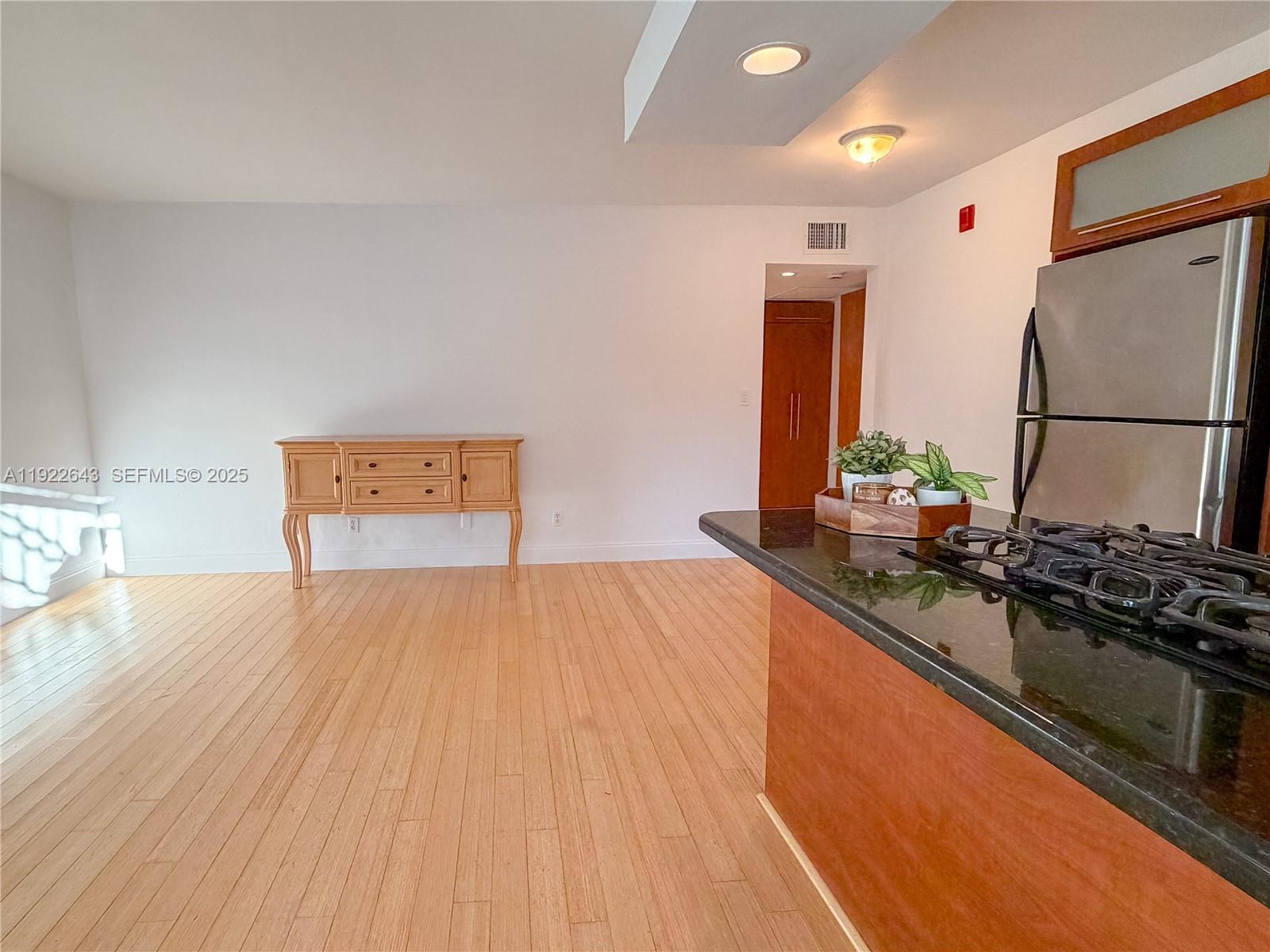 10101 W Bay Hbr Dr #5 Bay Harbor Islands, FL 33154