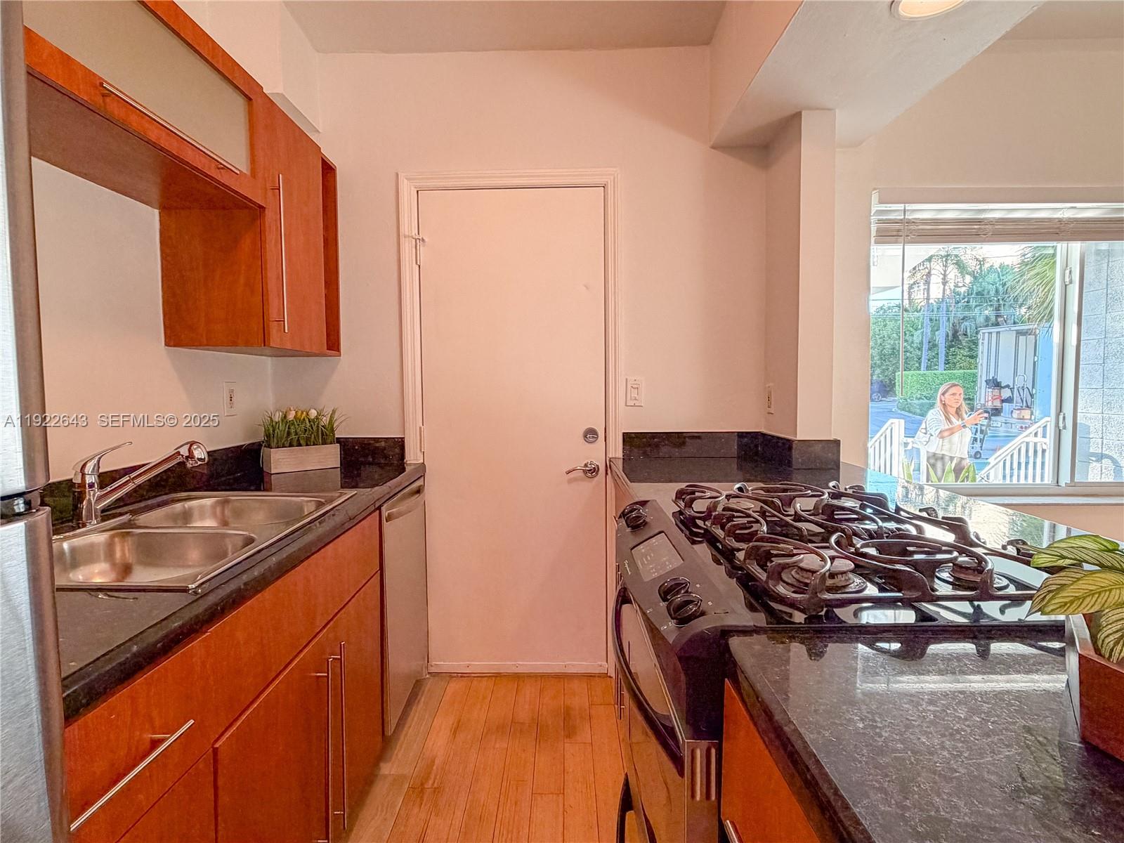 10101 W Bay Hbr Dr #5 Bay Harbor Islands, FL 33154