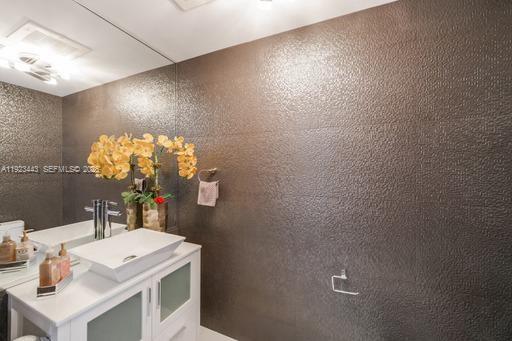 92 SW 3rd St #5108 Miami, FL 33130