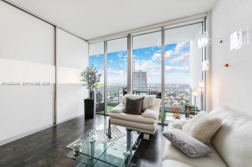 92 SW 3rd St #5108 Miami, FL 33130