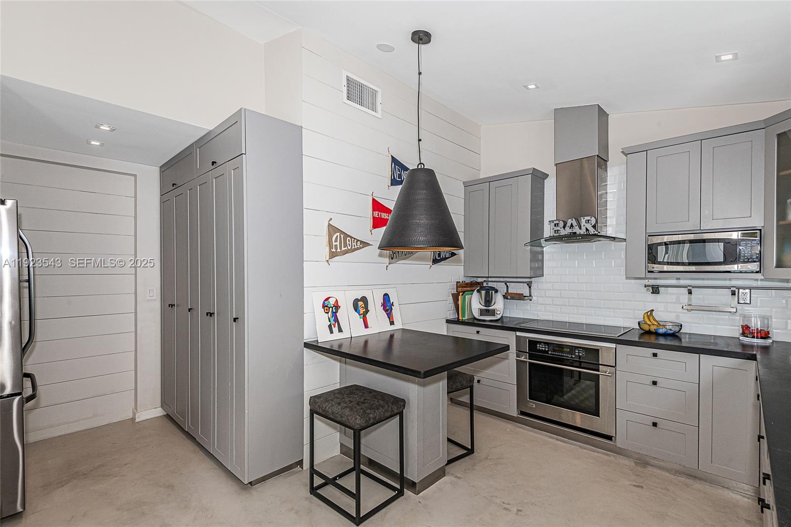 375 Harbor Ct #. Key Biscayne, FL 33149