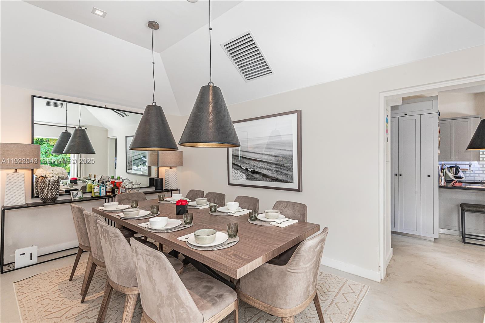 375 Harbor Ct #. Key Biscayne, FL 33149