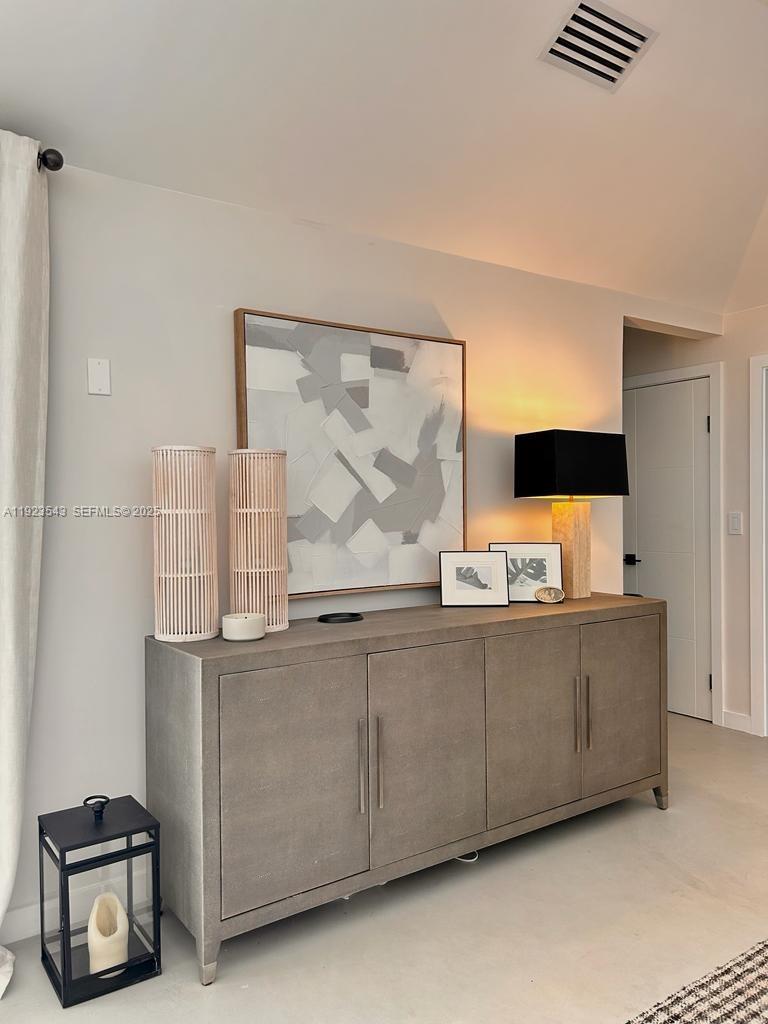 375 Harbor Ct #. Key Biscayne, FL 33149