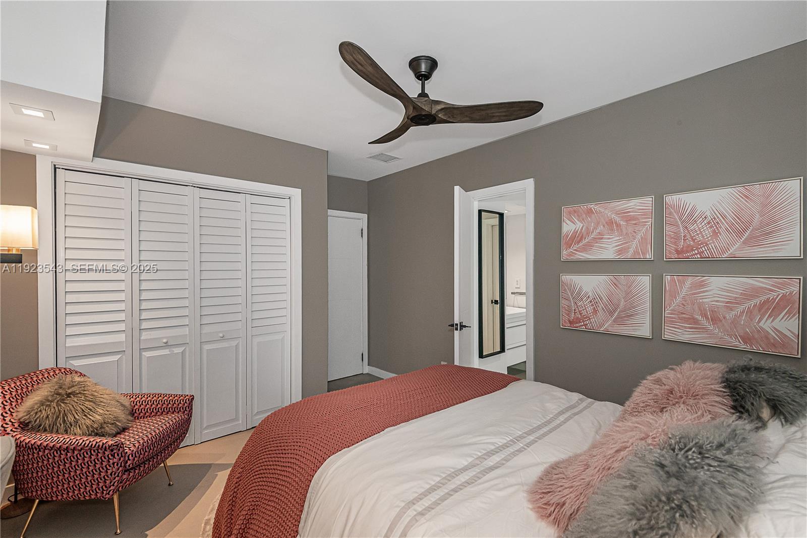 375 Harbor Ct #. Key Biscayne, FL 33149