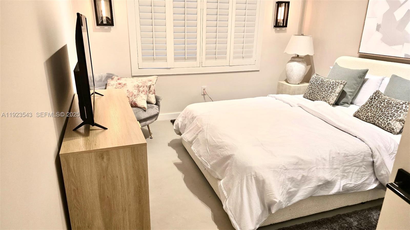 375 Harbor Ct #. Key Biscayne, FL 33149