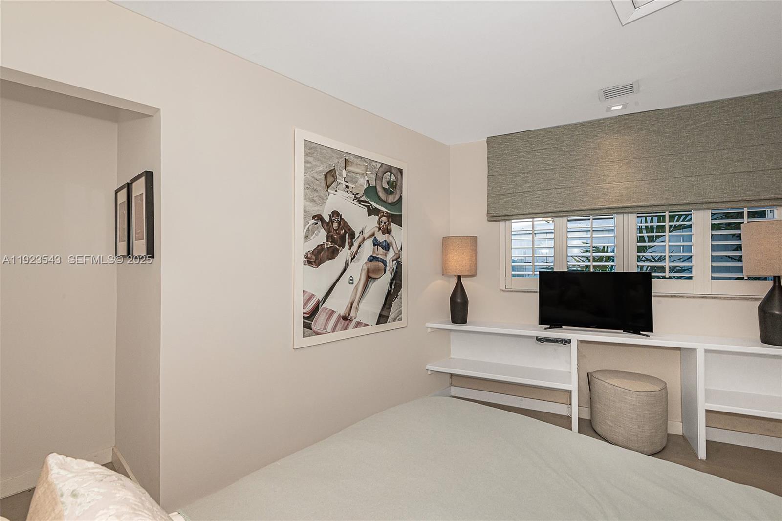 375 Harbor Ct #. Key Biscayne, FL 33149