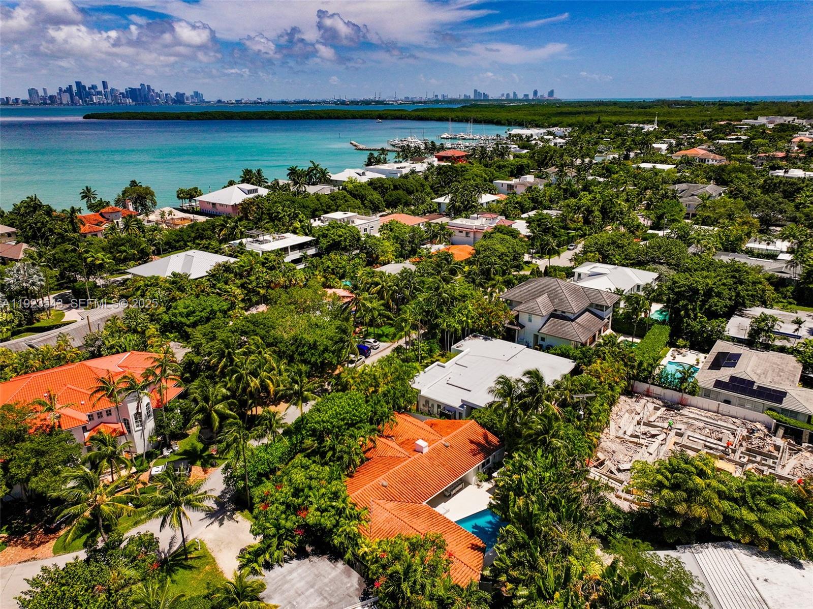 375 Harbor Ct #. Key Biscayne, FL 33149