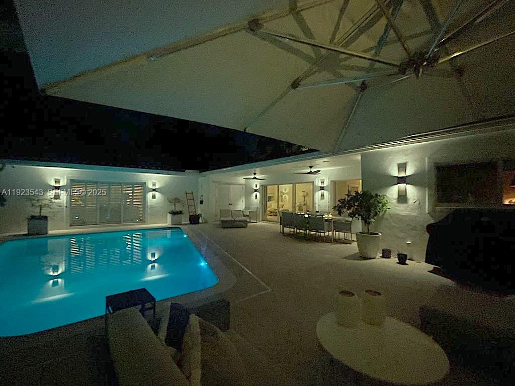 375 Harbor Ct #. Key Biscayne, FL 33149