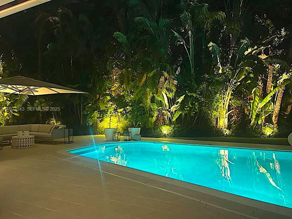 375 Harbor Ct #. Key Biscayne, FL 33149