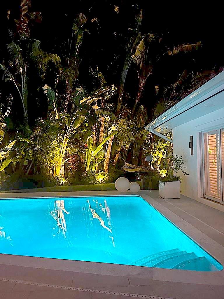 375 Harbor Ct #. Key Biscayne, FL 33149