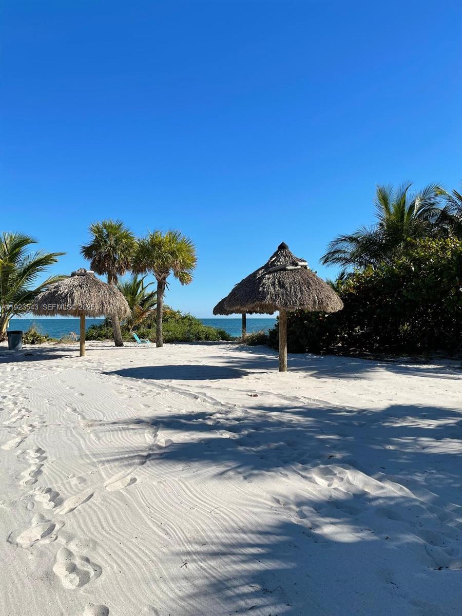 375 Harbor Ct #. Key Biscayne, FL 33149