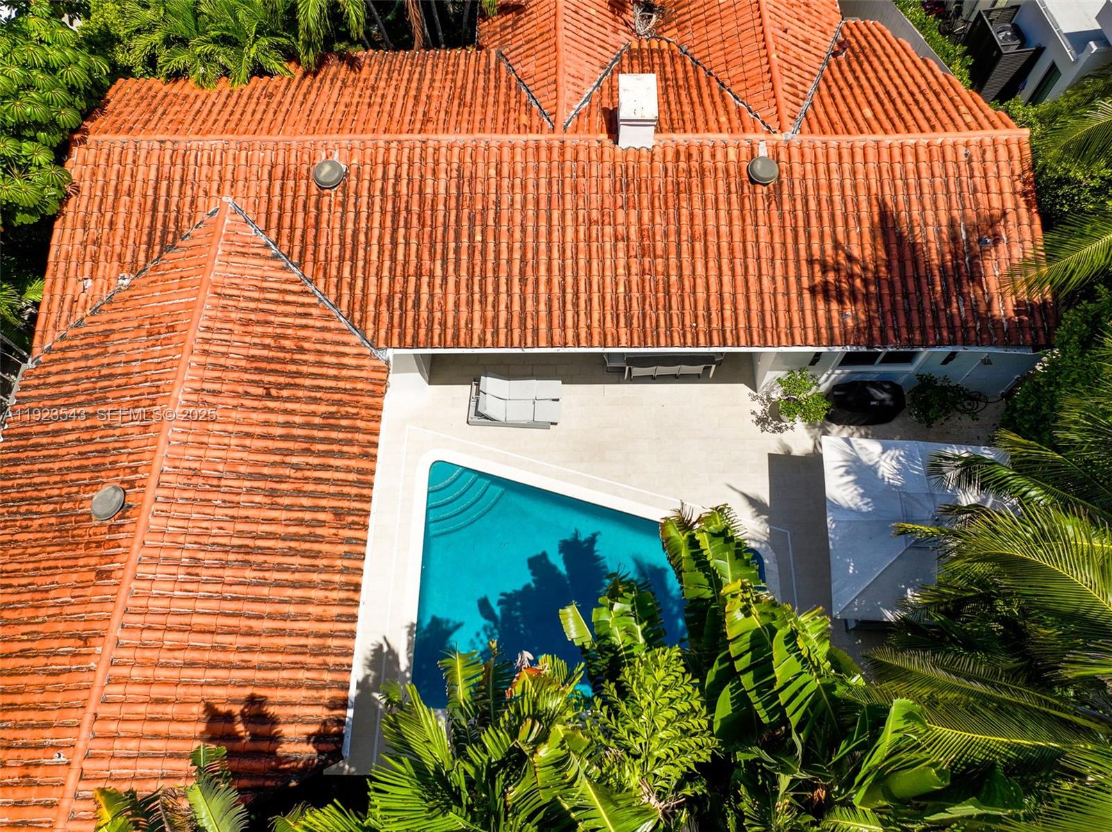 375 Harbor Ct #. Key Biscayne, FL 33149