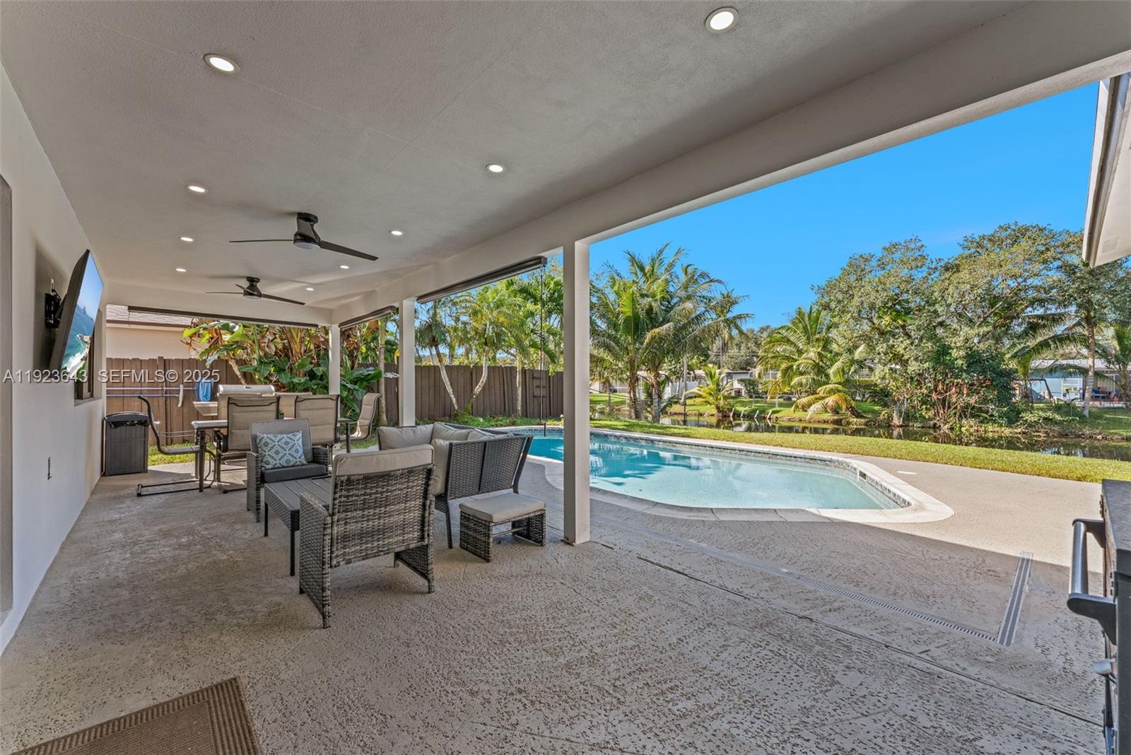 5037 SW 87th Ter Cooper City, FL 33328