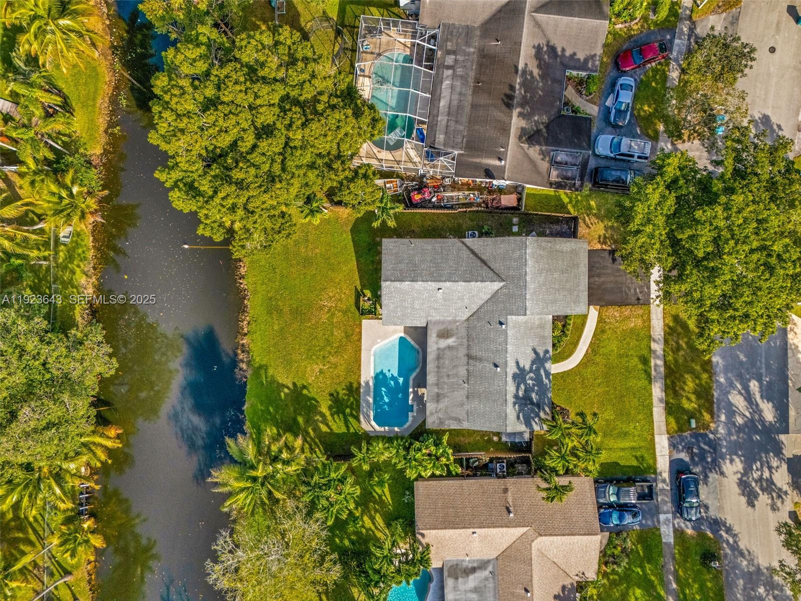 5037 SW 87th Ter Cooper City, FL 33328