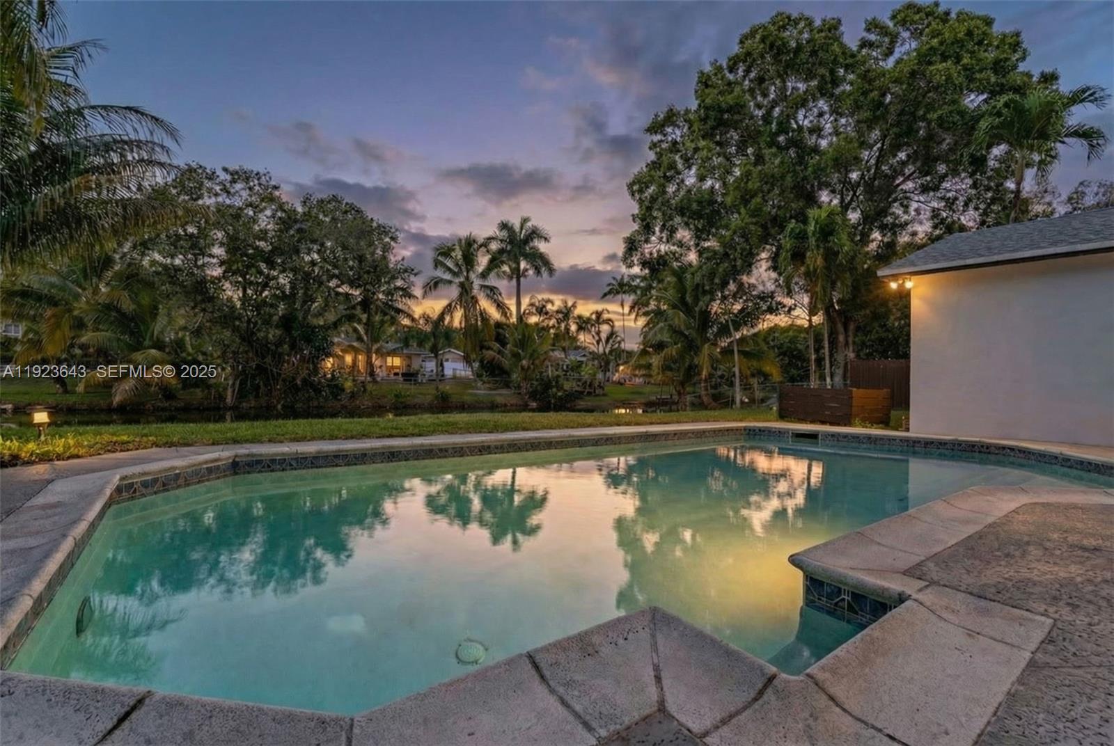 5037 SW 87th Ter Cooper City, FL 33328