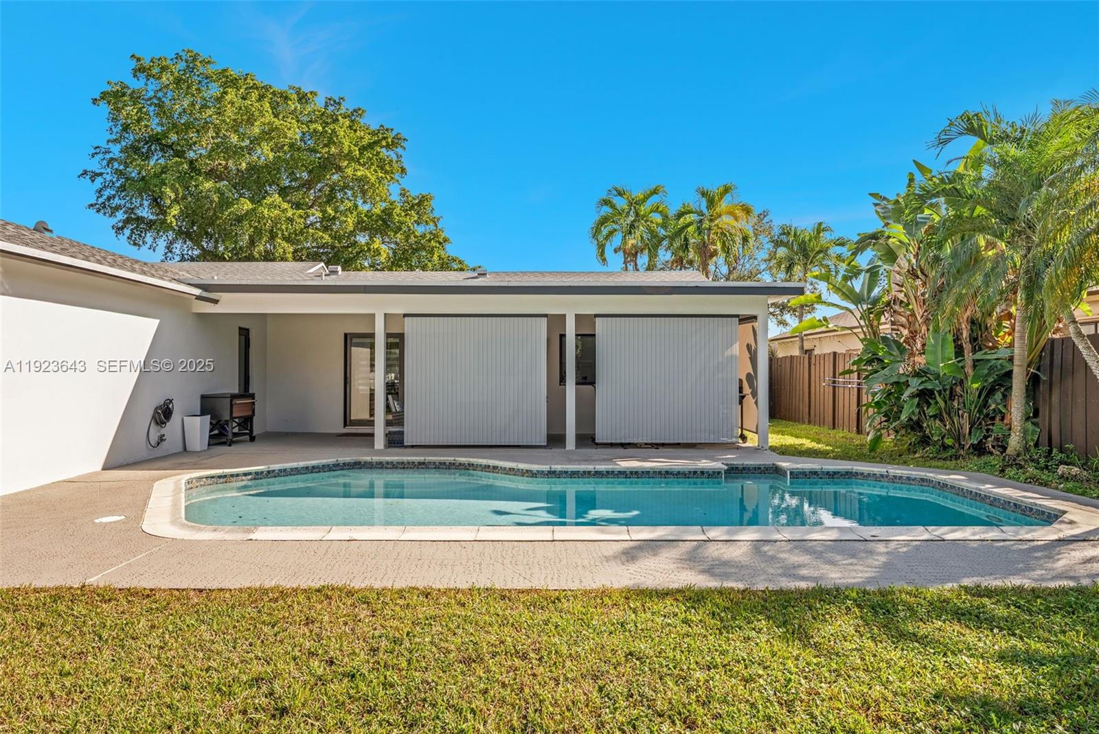 5037 SW 87th Ter Cooper City, FL 33328