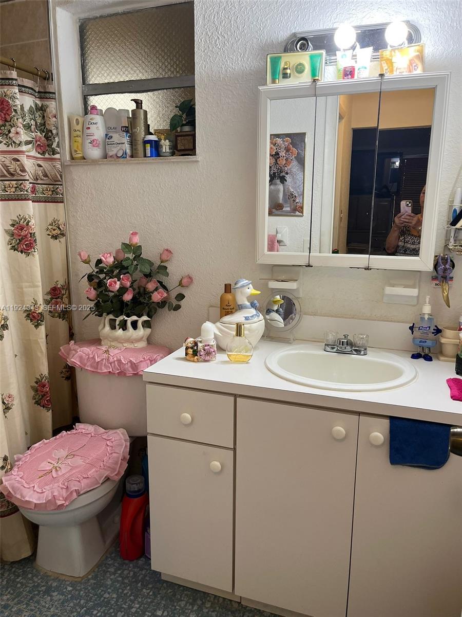 525 W 69th St #207 Hialeah, FL 33014