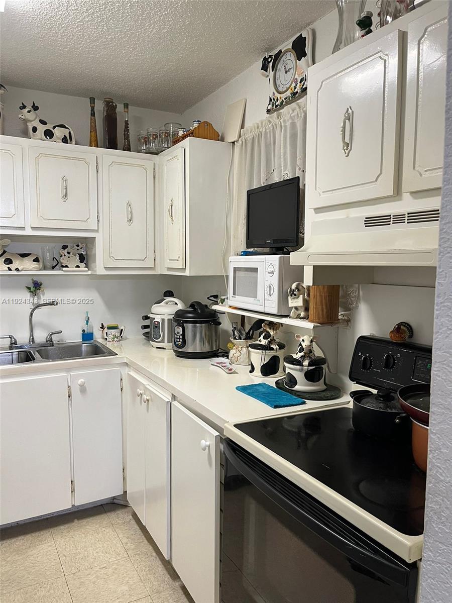 525 W 69th St #207 Hialeah, FL 33014