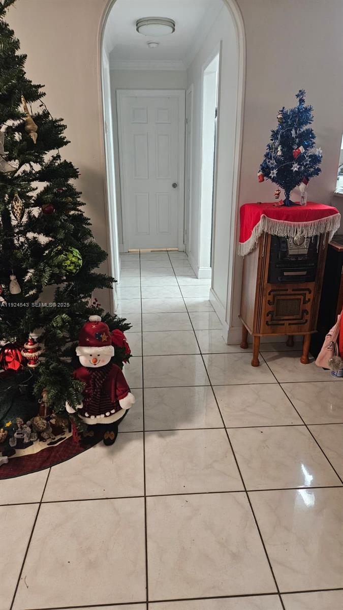 1471 W 43rd Pl #302 Hialeah, FL 33012