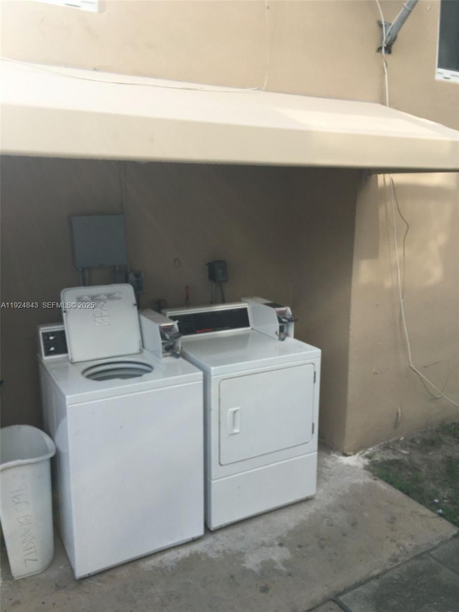 960 Biarritz Dr Miami Beach, FL 33141