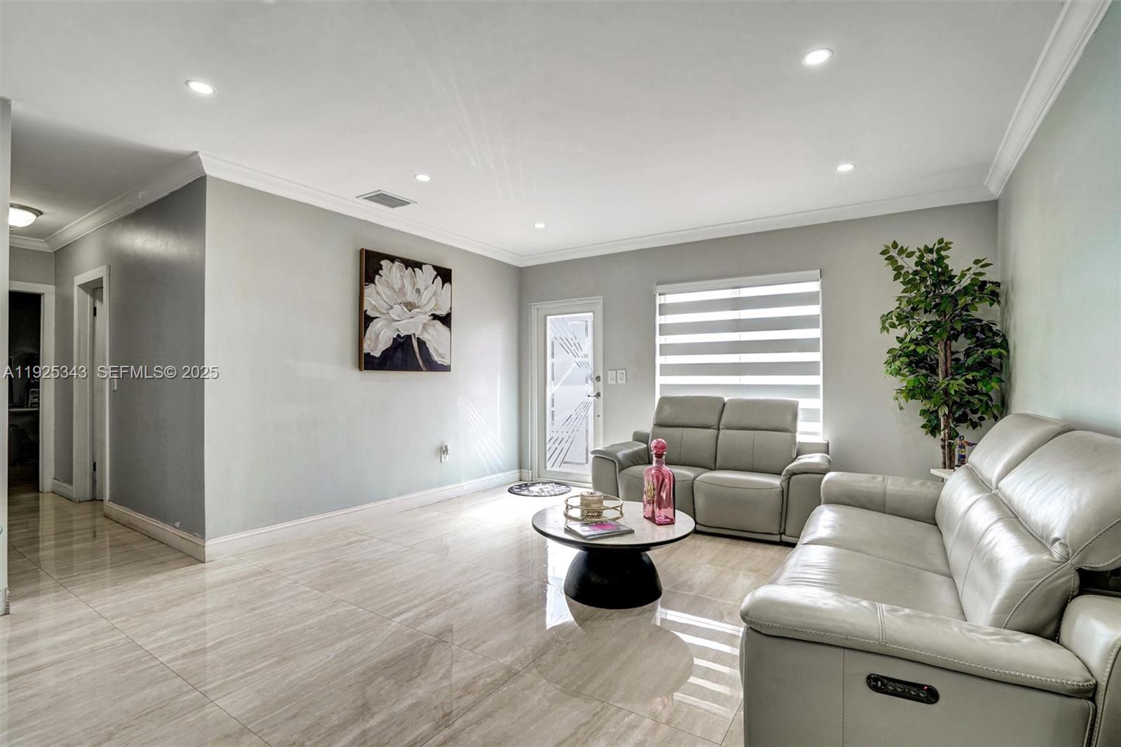 631 E 53rd St Hialeah, FL 33013