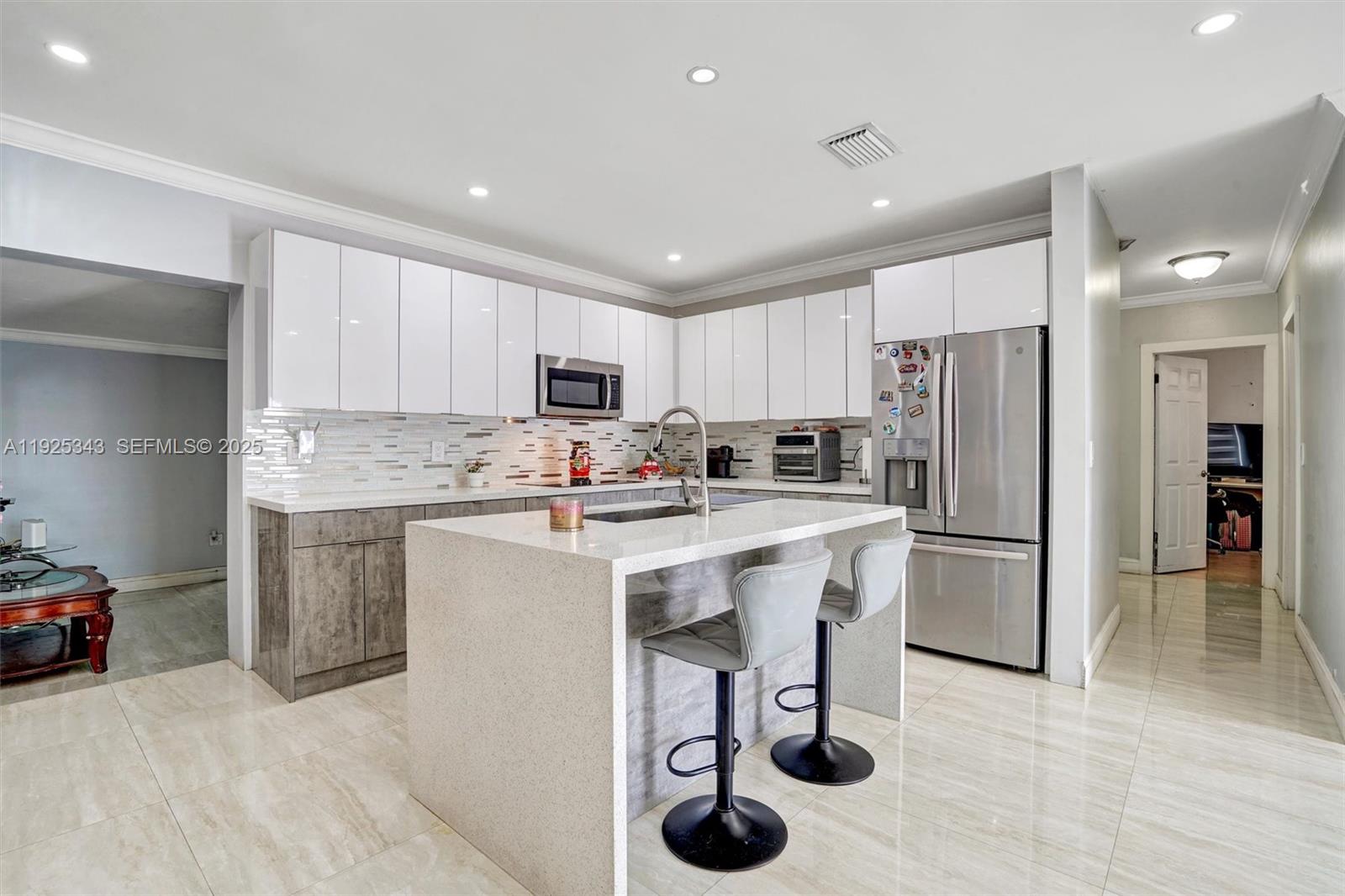 631 E 53rd St Hialeah, FL 33013