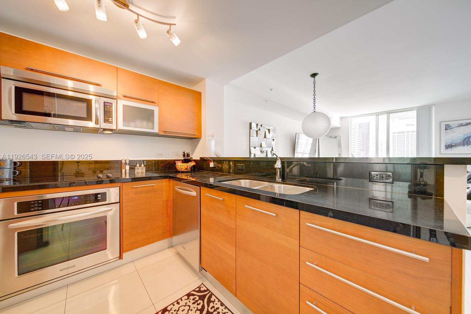 244 Biscayne Blvd #2309 Miami, FL 33132