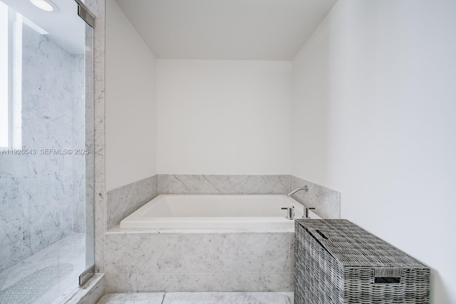 244 Biscayne Blvd #2309 Miami, FL 33132