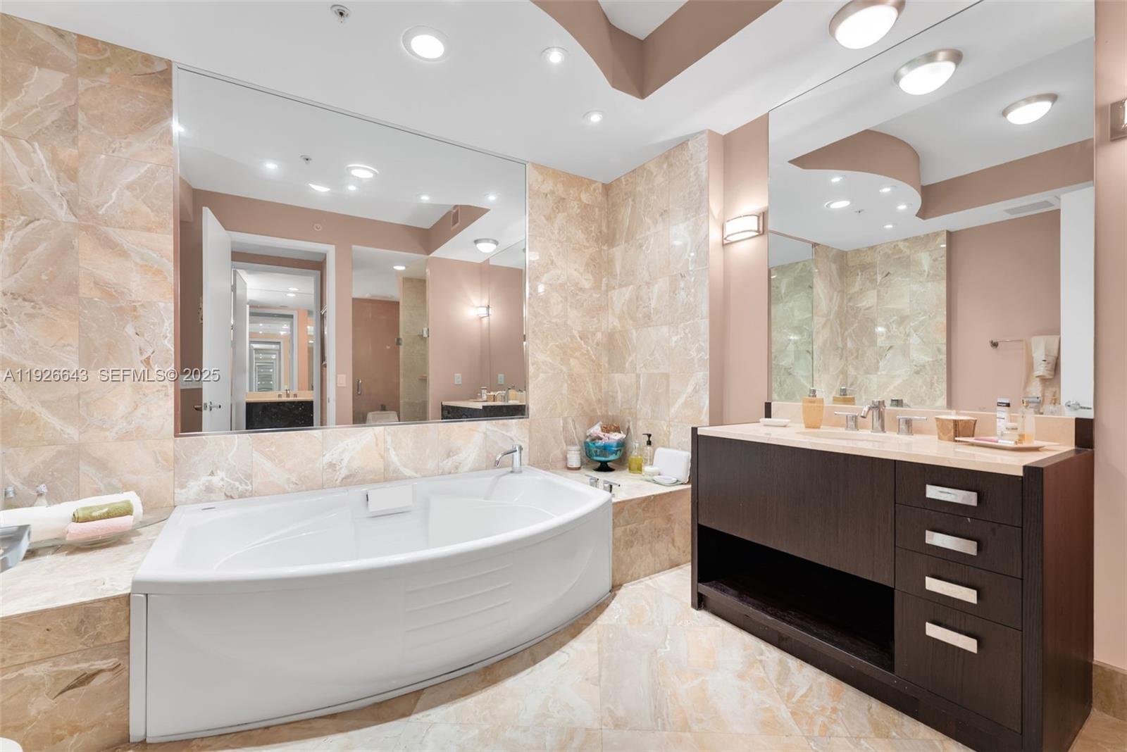 18201 Collins Ave #3907 Sunny Isles Beach, FL 33160