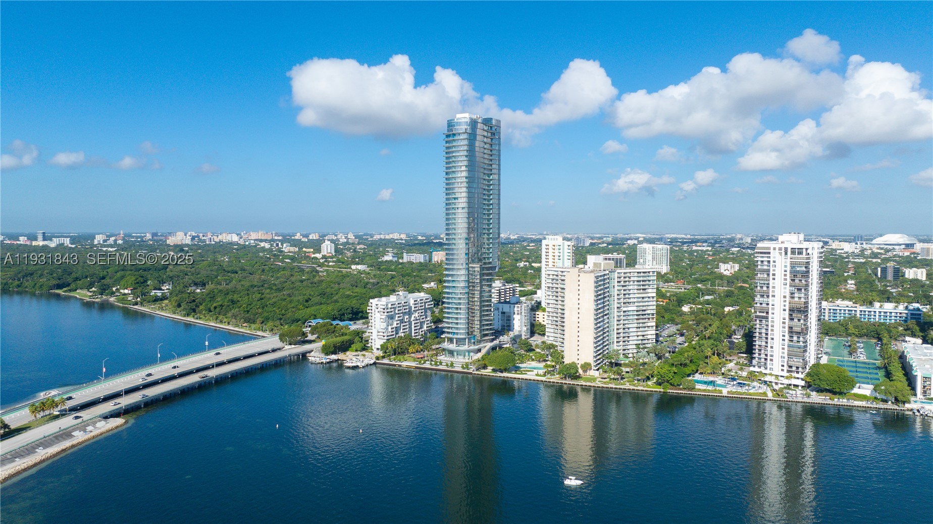 image Una Residences35